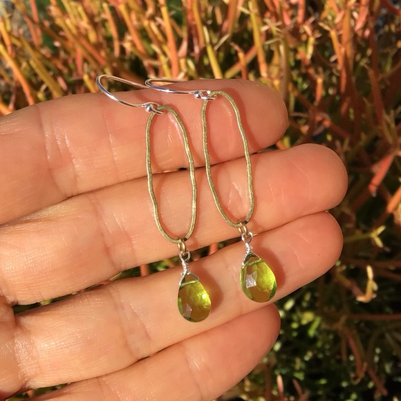 Peridot sundance charm artisan Earrings - Picture 5 of 8